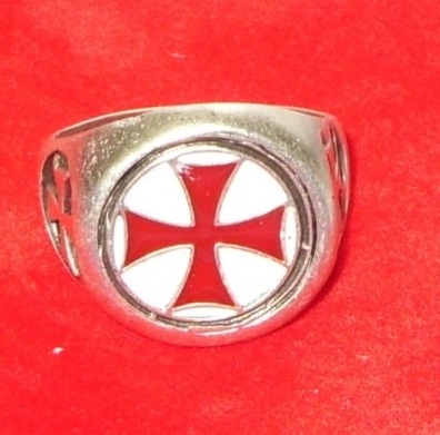 Anello templare argento con croce smaltata  - riproduzione storica di anello templare placcato in argento con croce smaltata - prodotto in italia.