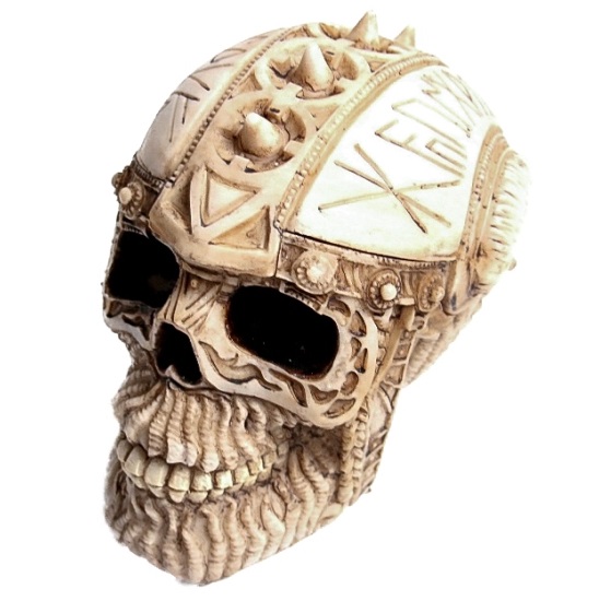 Teschio vichingo posacenere - ceneriera da collezione a forma di cranio di guerriero norenno mummificato con elmo decorata da rune.