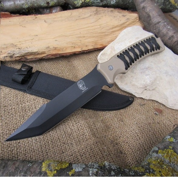 Coltello militare tanto cougar - coltello militare full tang con lama nera ed impugnatura color tan.