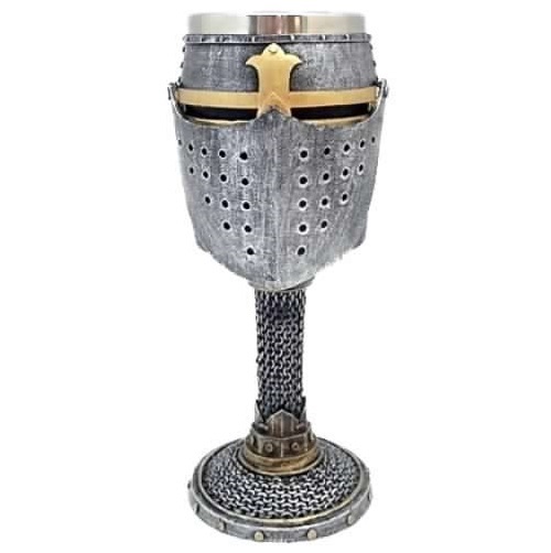 Calice cavaliere - coppa fantasy da collezione a forma di elmo di cavaliere medievale.
