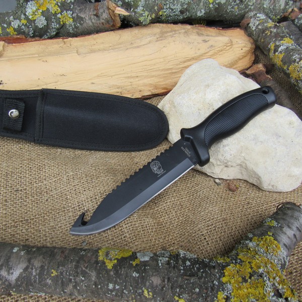 Coltello da caccia cg01 con lama nera per scuoiare pelli e fodero .