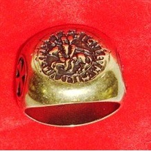 Anello con sigillo templare oro - riproduzione storica di anello con sigillo templare placcato in ottone dorato - prodotto in italia.